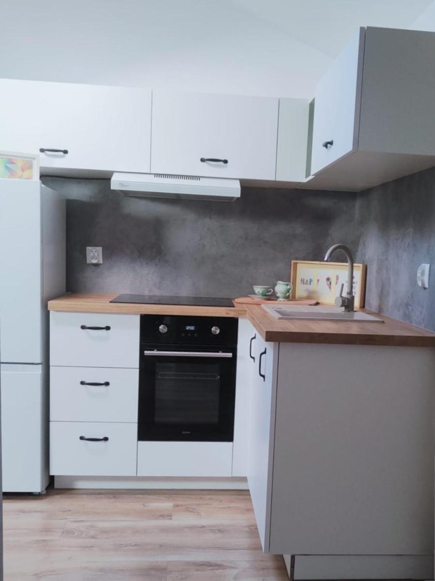 Osiedlove Poddasze Jędrzejów Zewnętrze zdjęcie